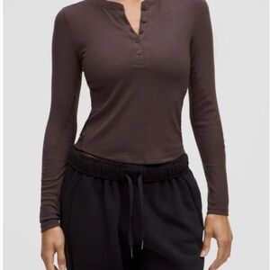Lululemon Hold Tight Long Sleeve Henley in Espresso size 8